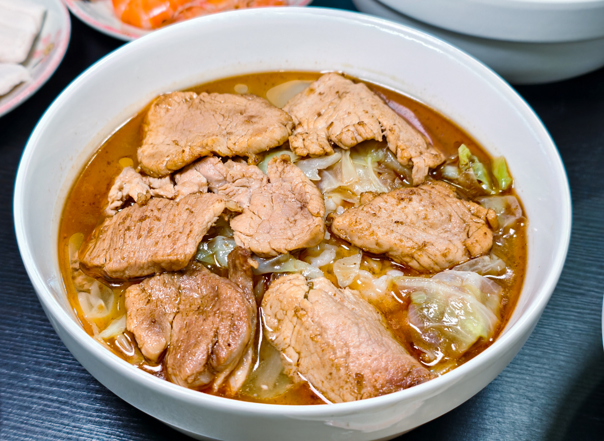 [高雄]一碗質樸巨蛋立信店-高雄巨蛋商圈超強海鮮粥!祖傳60年鮮筍海鮮泡飯x蛤蜊絲瓜麵線 @美食好芃友（芃芃）