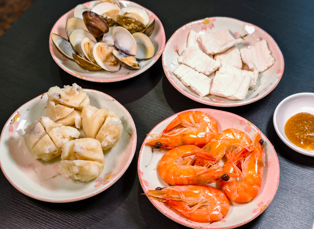 [高雄]一碗質樸巨蛋立信店-高雄巨蛋商圈超強海鮮粥!祖傳60年鮮筍海鮮泡飯x蛤蜊絲瓜麵線 @美食好芃友（芃芃）