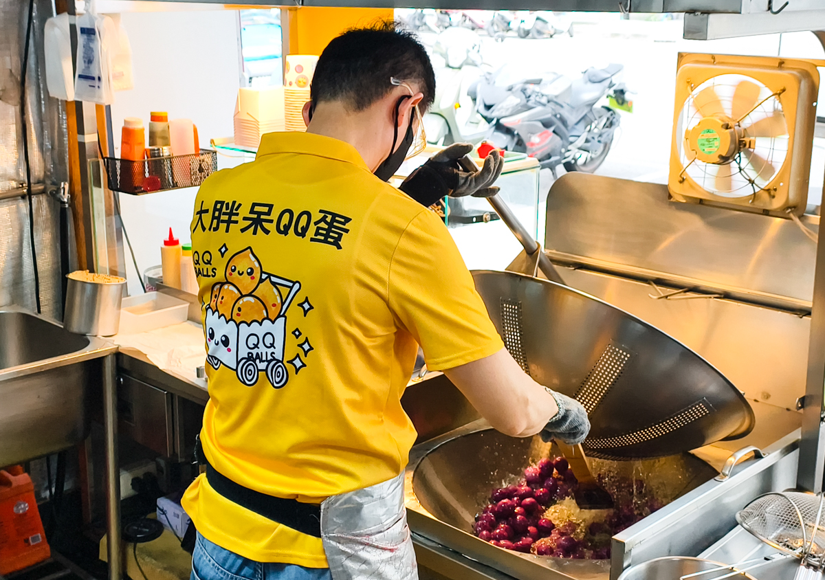 [高雄]大胖呆QQ蛋-瑞豐夜市必吃厲害紫地瓜球!老闆新鮮地瓜自製~外酥內Ｑ一吃難忘 @美食好芃友（芃芃）