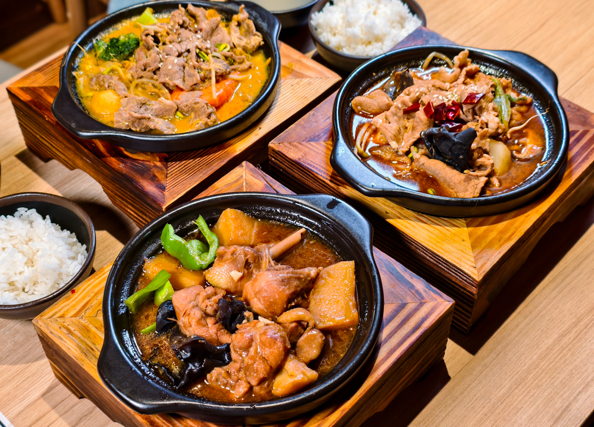 [高雄]老濟南黃燜雞米飯-仁武在地人帶路!濃郁好吃黃燜雞米飯~內用白飯飲料湯無限吃 @美食好芃友（芃芃）