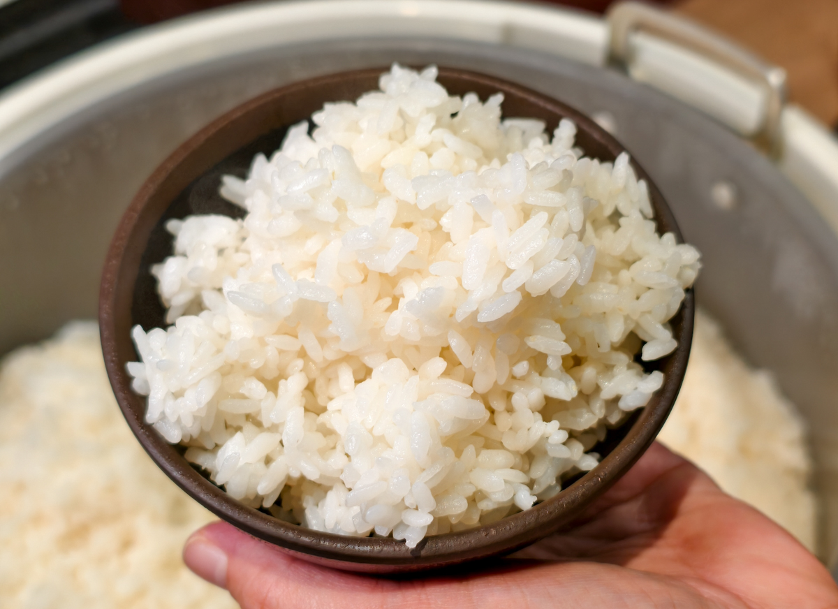 [高雄]老濟南黃燜雞米飯-仁武在地人帶路!濃郁好吃黃燜雞米飯~內用白飯飲料湯無限吃 @美食好芃友（芃芃）