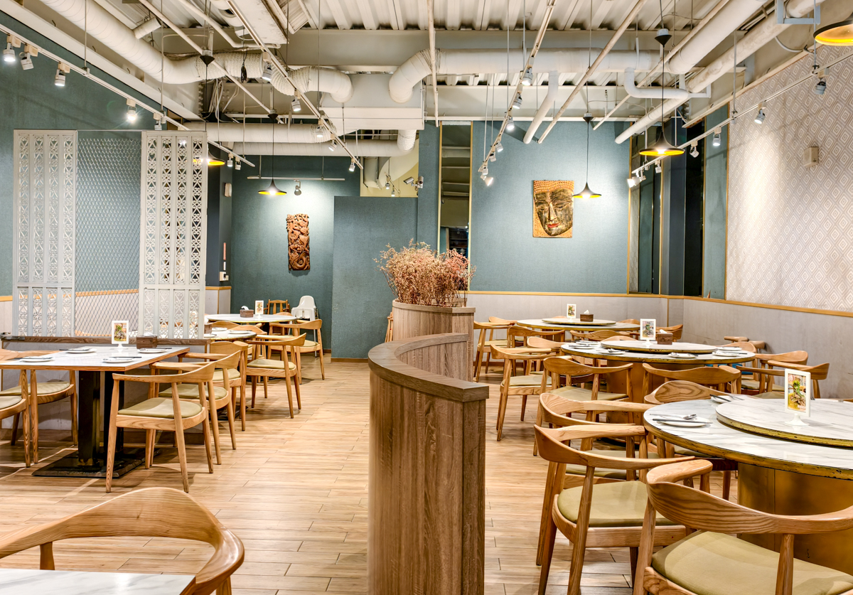 [高雄]One泰平價泰式料理餐廳-高雄美術館周邊人氣聚餐餐廳!好吃不貴高雄泰式料理~大推手打月亮蝦餅、香茅辣炒蝦 @美食好芃友（芃芃）