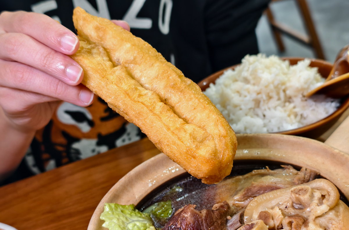 [新北]肉骨潘巴生肉骨茶-馬拉西亞老闆家鄉味!米其林入選肉骨茶~內用湯可續!還有超特別的馬式「乾燒」肉骨茶! @美食好芃友（芃芃）