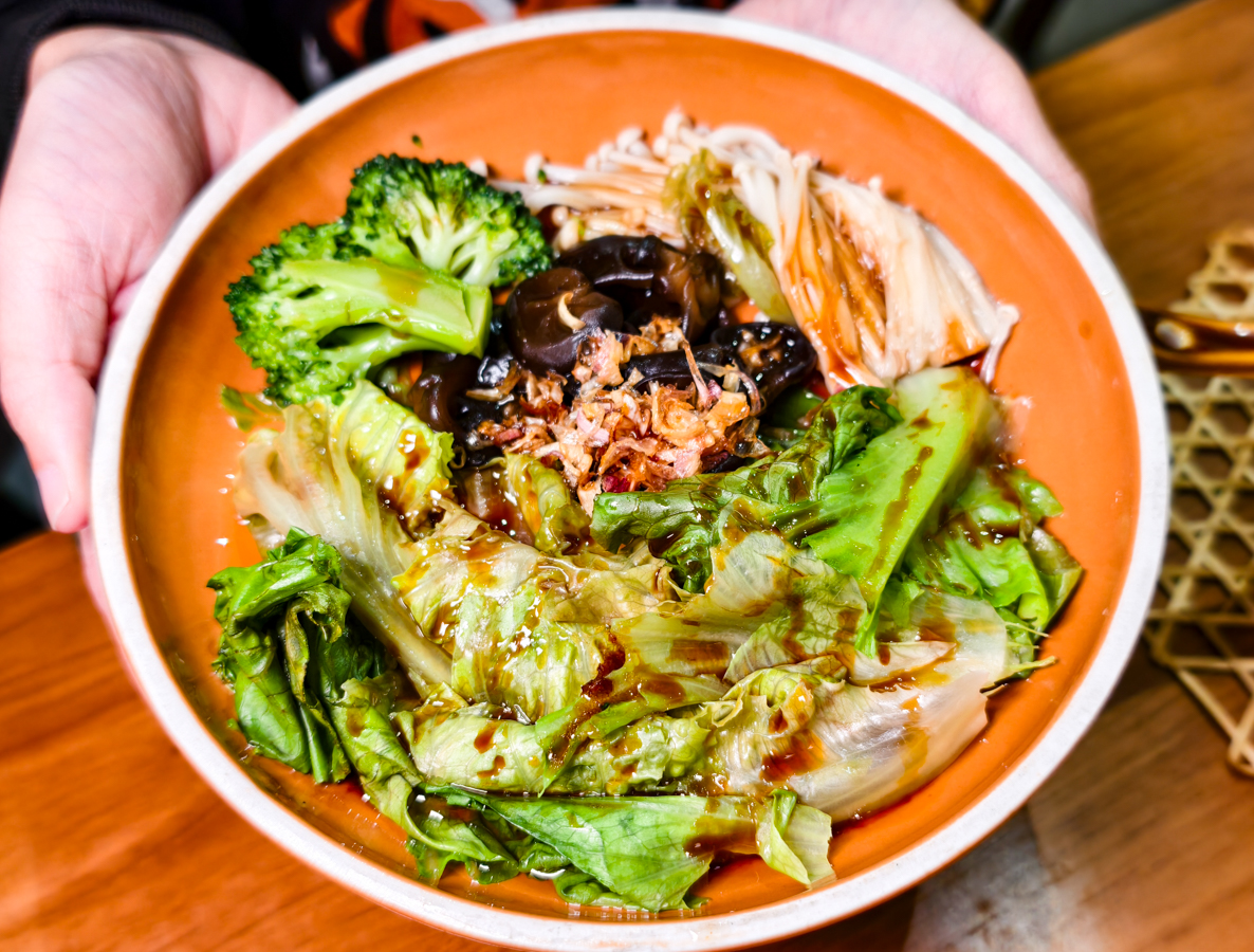 [新北]肉骨潘巴生肉骨茶-馬拉西亞老闆家鄉味!米其林入選肉骨茶~內用湯可續!還有超特別的馬式「乾燒」肉骨茶! @美食好芃友（芃芃）