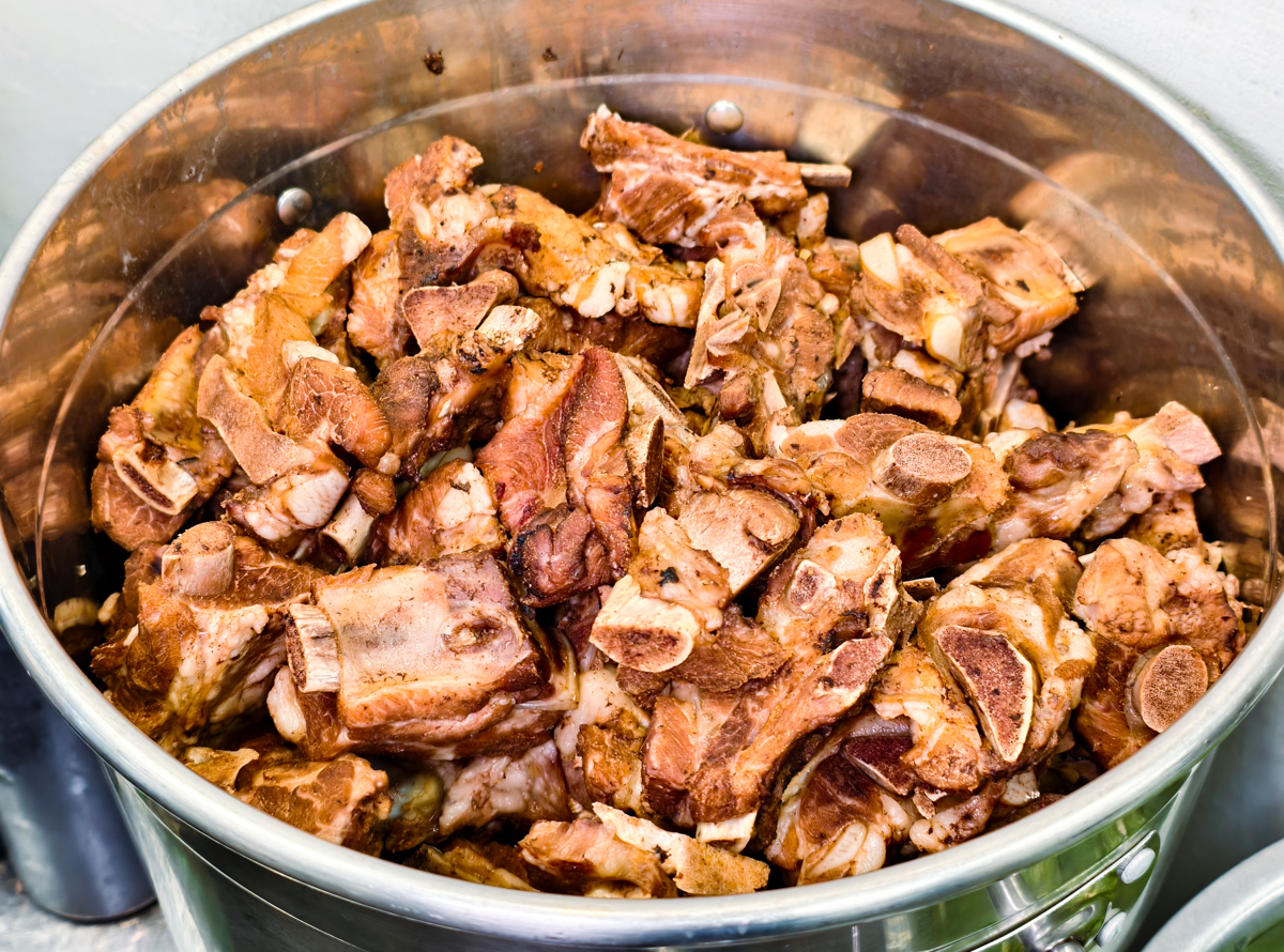 [新北]肉骨潘巴生肉骨茶-馬拉西亞老闆家鄉味!米其林入選肉骨茶~內用湯可續!還有超特別的馬式「乾燒」肉骨茶! @美食好芃友（芃芃）
