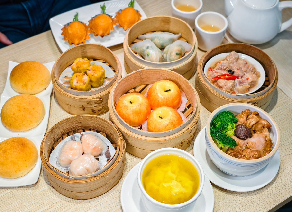 [高雄吃到飽推薦]聯上大飯店帕里巴黎自助餐-超強必吃攻略!!超肥厚爐烤牛肉、現煎牛小排、焗烤生蠔、烤鴨片鴨、現烤舒芙蕾……超多菜色吃不完 @美食好芃友（芃芃）