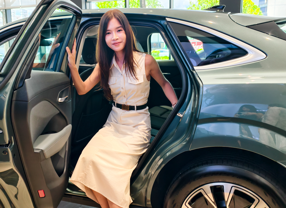 【高雄Audi開箱】賞車喝星巴克吃冠軍麵包?Audi高雄民族展示中心VIP餐飲~回廠保養還提供千層麵和燉飯 @美食好芃友(芃芃) 【高雄Audi開箱】賞車喝星巴克吃冠軍麵包?Audi高雄民族展示中心VIP餐飲~回廠保養還提供千層麵和燉飯 @美食好芃友(芃芃)