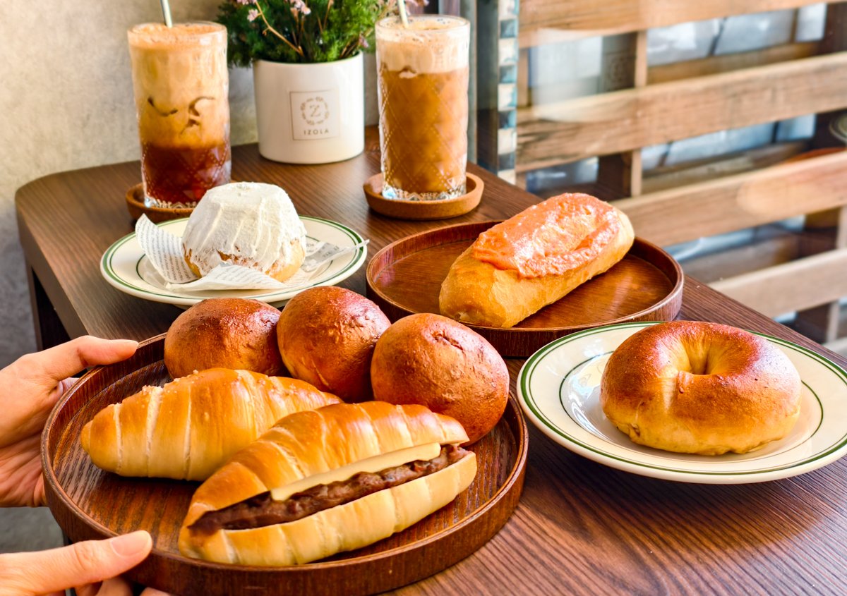 [高雄鼓山美食]日光巴黎美術館店-高美館週邊最熱門麵包咖啡店~銅板價麵包x甜點x咖啡一次滿足 @美食好芃友（芃芃）