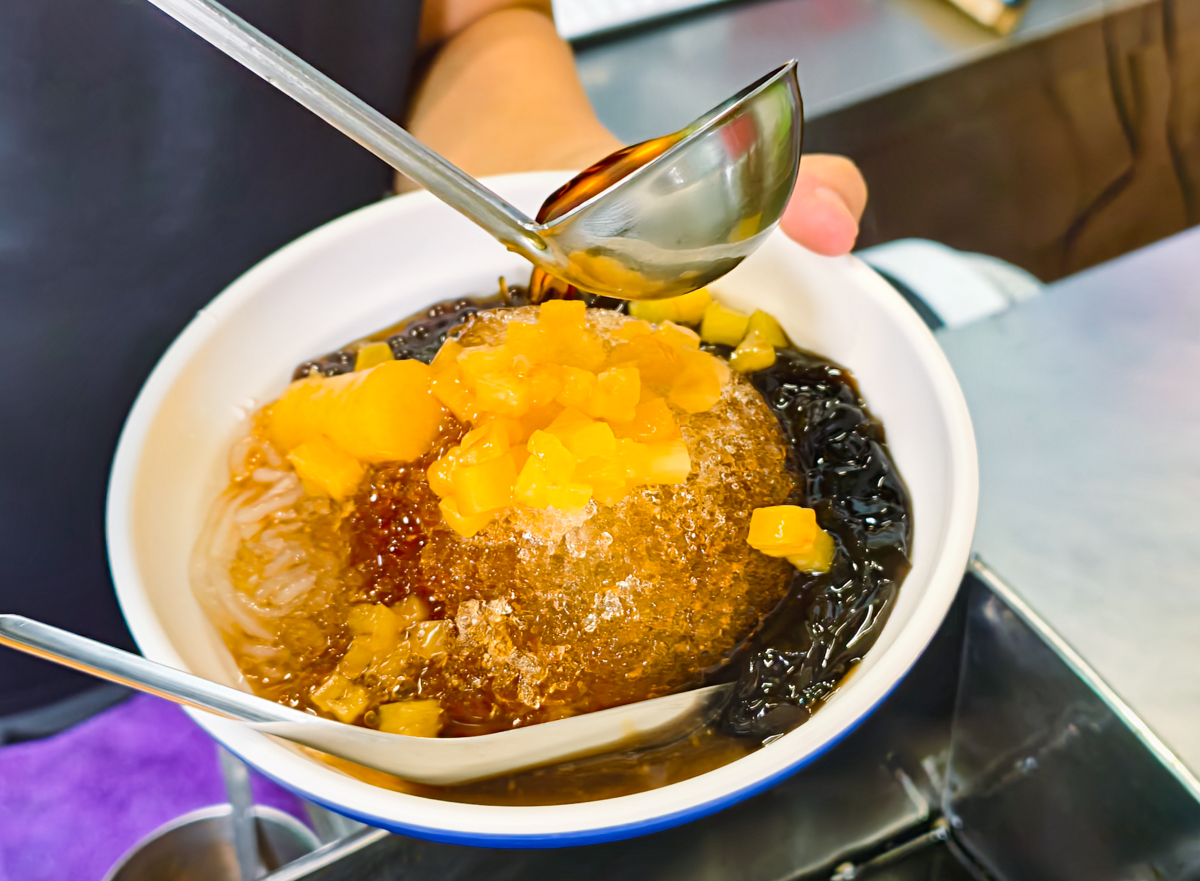 [高雄]鄭家粉圓古早冰-超過50年高雄古早味粉圓冰!熟客必加蜜鳳梨 @美食好芃友（芃芃）