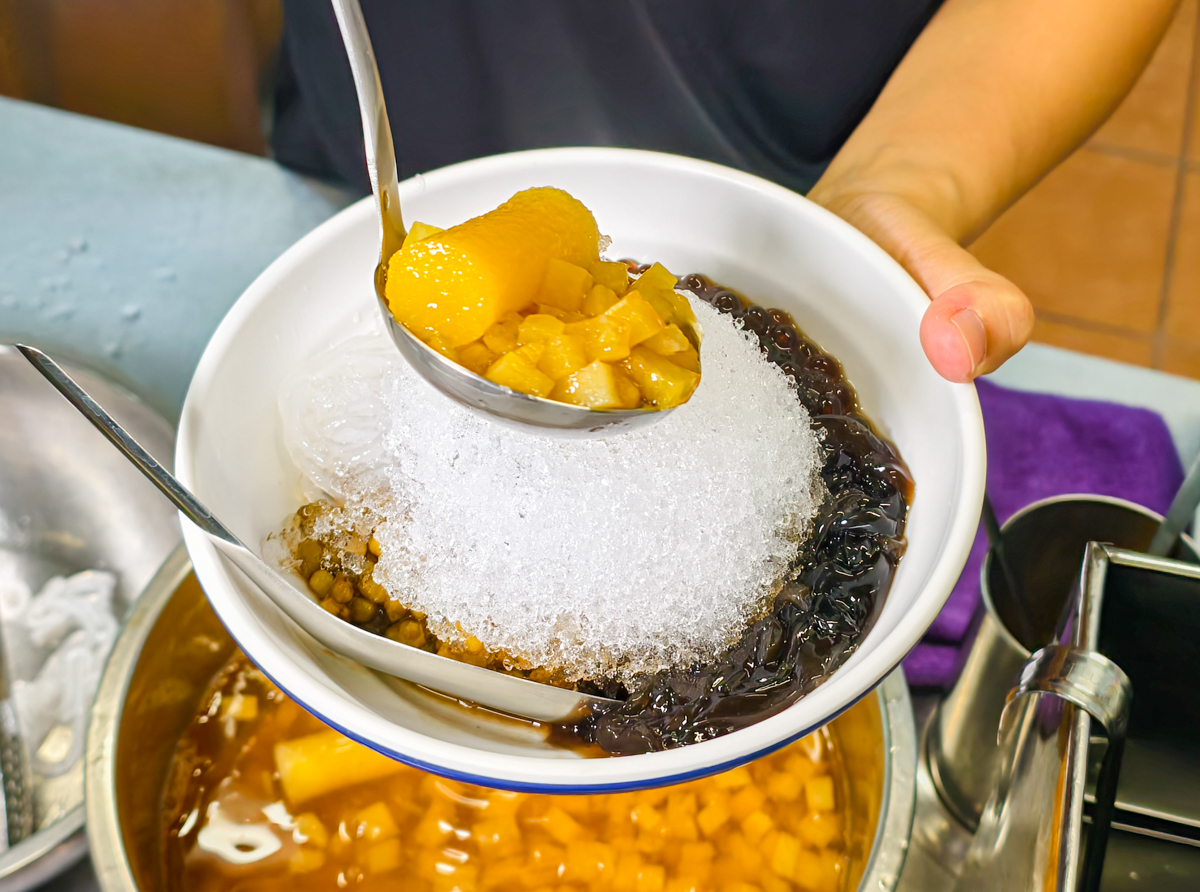 [高雄]鄭家粉圓古早冰-超過50年高雄古早味粉圓冰!熟客必加蜜鳳梨 @美食好芃友（芃芃）