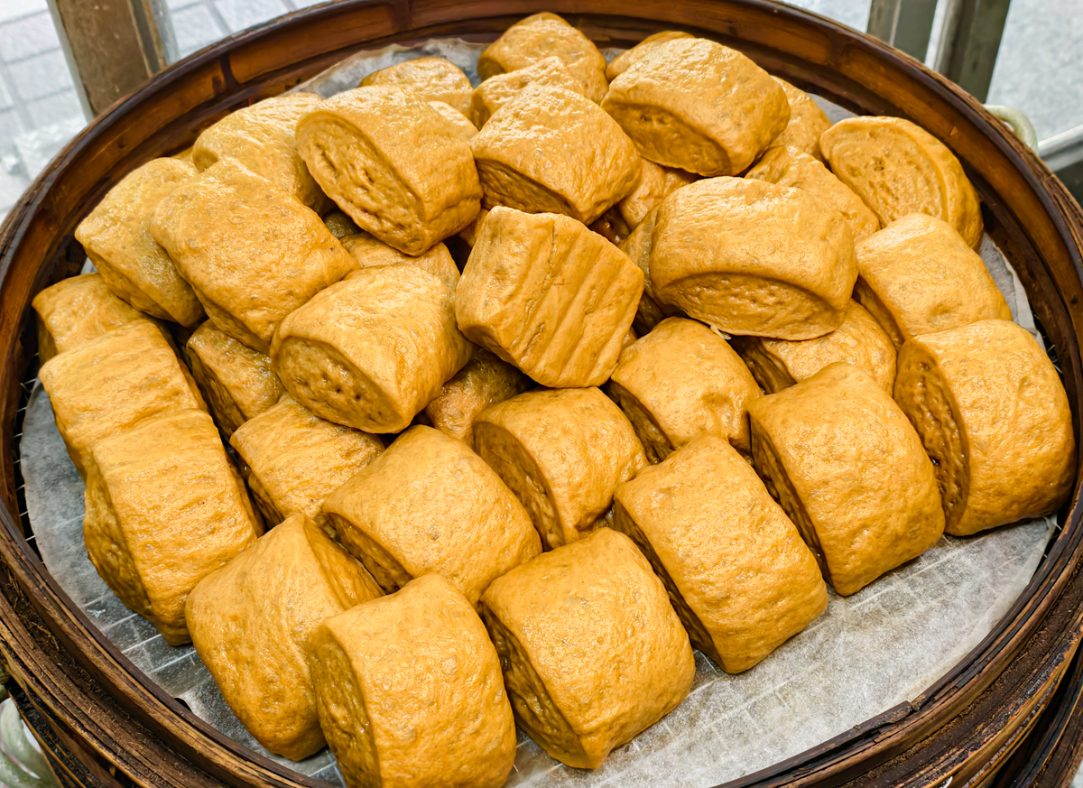 [高雄]美心饅頭-30年手工高雄饅頭!每天熱賣黑糖起司捲、脆腸捲~天然酵母Ｑ勁十足! @美食好芃友（芃芃）