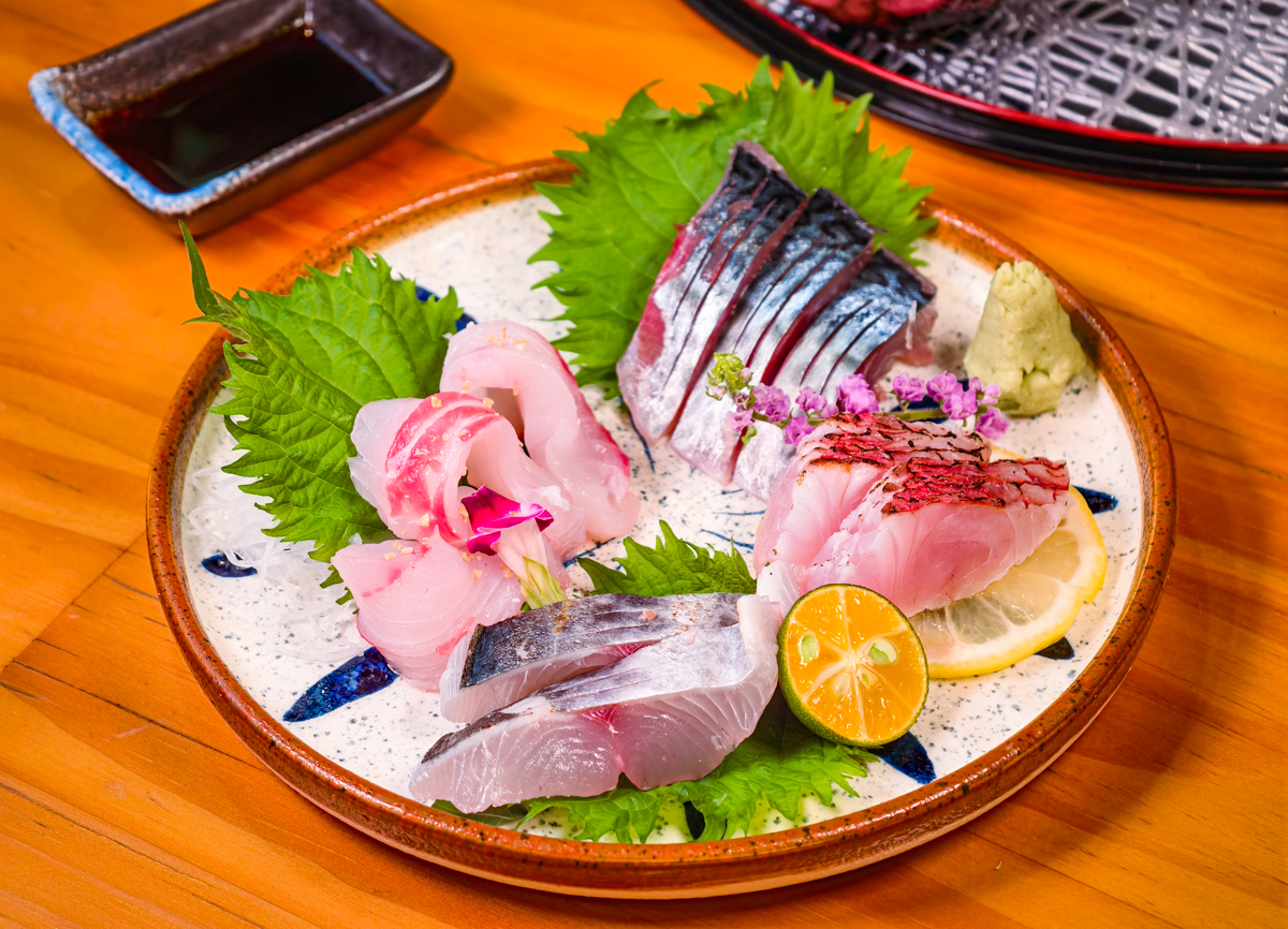 [高雄]鰻心丼-文山特區超人氣高雄鰻魚飯專賣!好吃實在炭烤鰻魚x 鰻牛滿釜飯! @美食好芃友（芃芃）