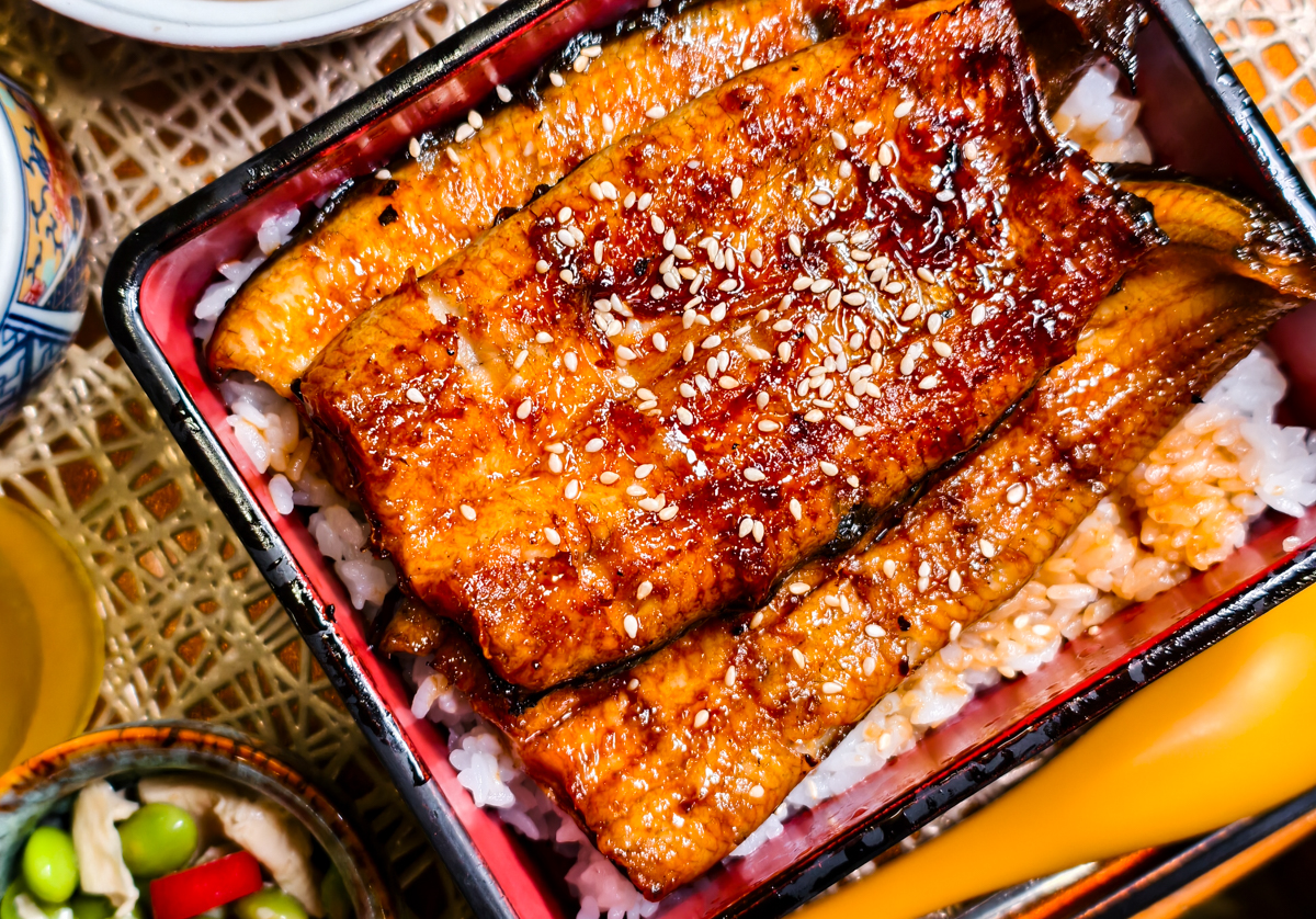 [高雄]鰻心丼-文山特區超人氣高雄鰻魚飯專賣!好吃實在炭烤鰻魚x 鰻牛滿釜飯! @美食好芃友（芃芃）