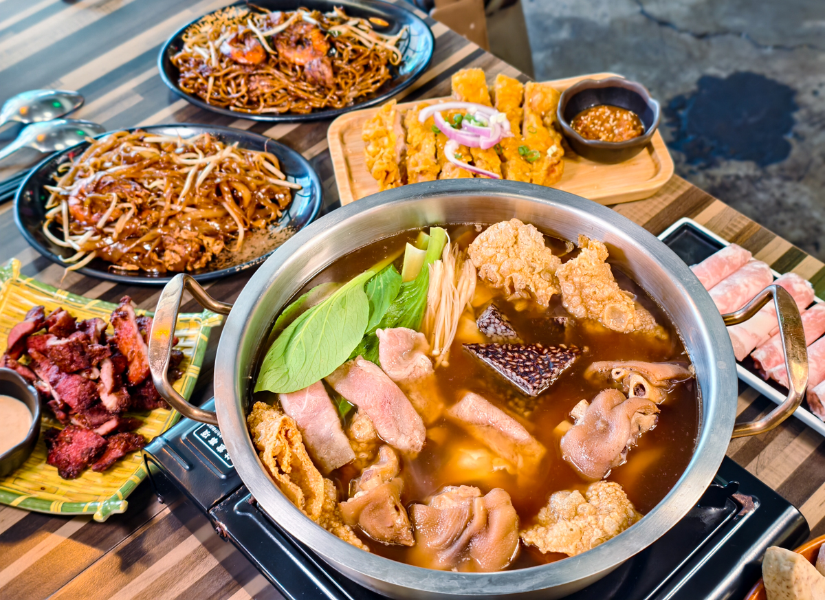 [高雄美食]食鍋者正宗南洋風味館-馬來西亞老闆坐鎮!家鄉味大馬肉骨茶湯底x檳城炒麵、炒粿條 @美食好芃友（芃芃）