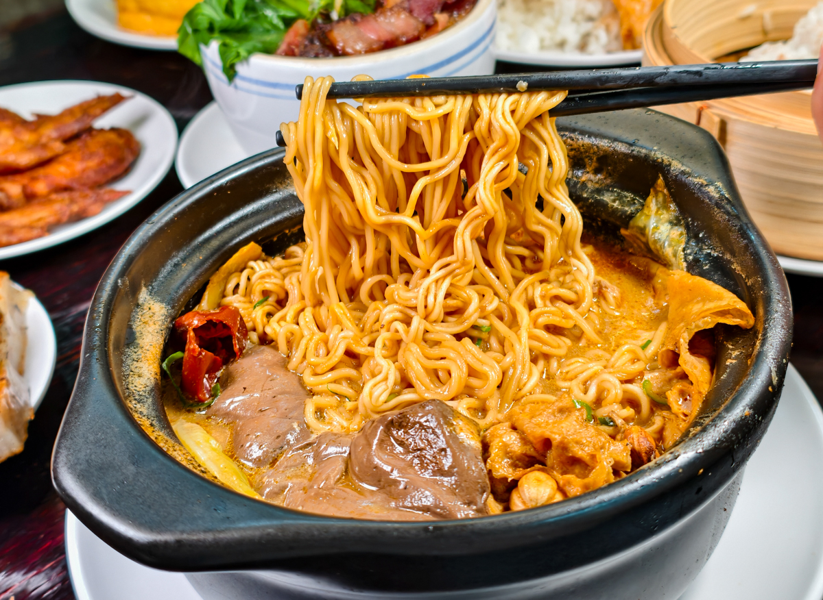 [高雄]星鑫茶餐廳-高雄熱河商圈平價港式茶餐廳~學生上班族最愛高雄宵夜 @美食好芃友（芃芃）