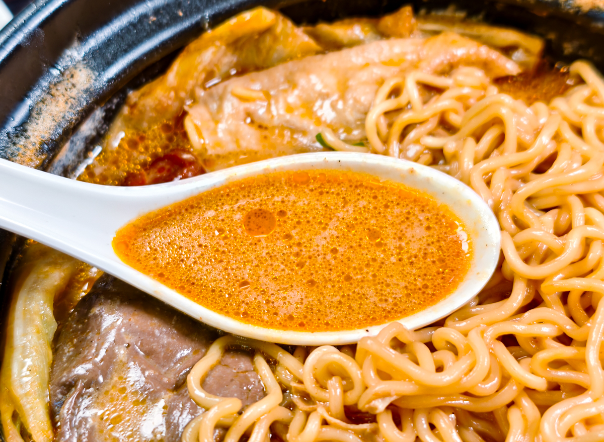 [高雄]星鑫茶餐廳-高雄熱河商圈平價港式茶餐廳~學生上班族最愛高雄宵夜 @美食好芃友（芃芃）