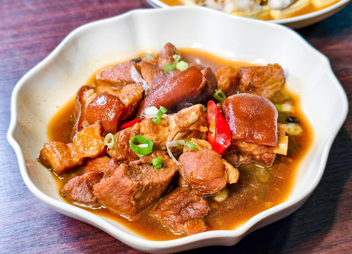 [高雄]雨果咖啡-大家來都點熱炒?被咖啡宴耽誤的高雄熱炒店 @美食好芃友（芃芃）