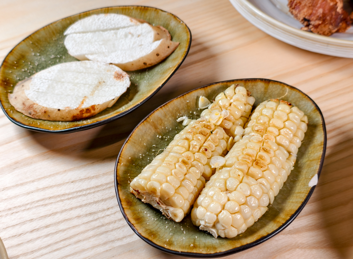 [高雄]TORI+ 燒鳥專賣店-高雄巨蛋商圈人氣居酒屋!牧場開的好吃燒鳥店! @美食好芃友（芃芃）