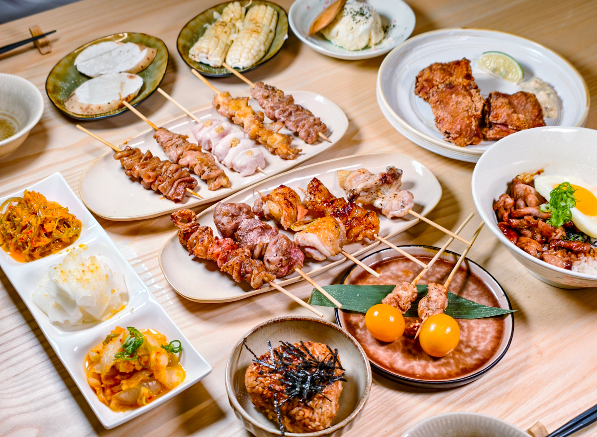 [高雄]TORI+ 燒鳥專賣店-高雄巨蛋商圈人氣居酒屋!牧場開的好吃燒鳥店! @美食好芃友（芃芃）