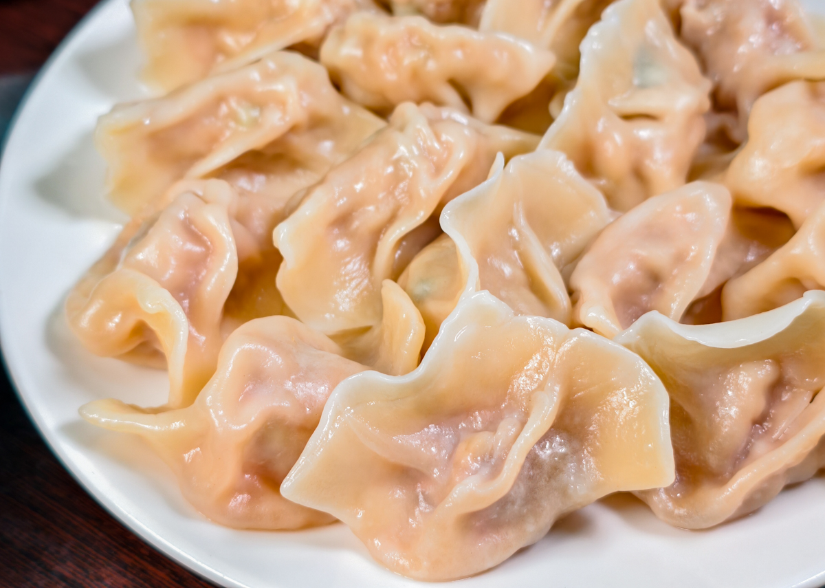 [高雄美食]董家眷村口味食堂- 左營隱藏版!爆汁韭黃鍋貼超欠吃 x 大顆飽滿眷村手工水餃! @美食好芃友（芃芃）
