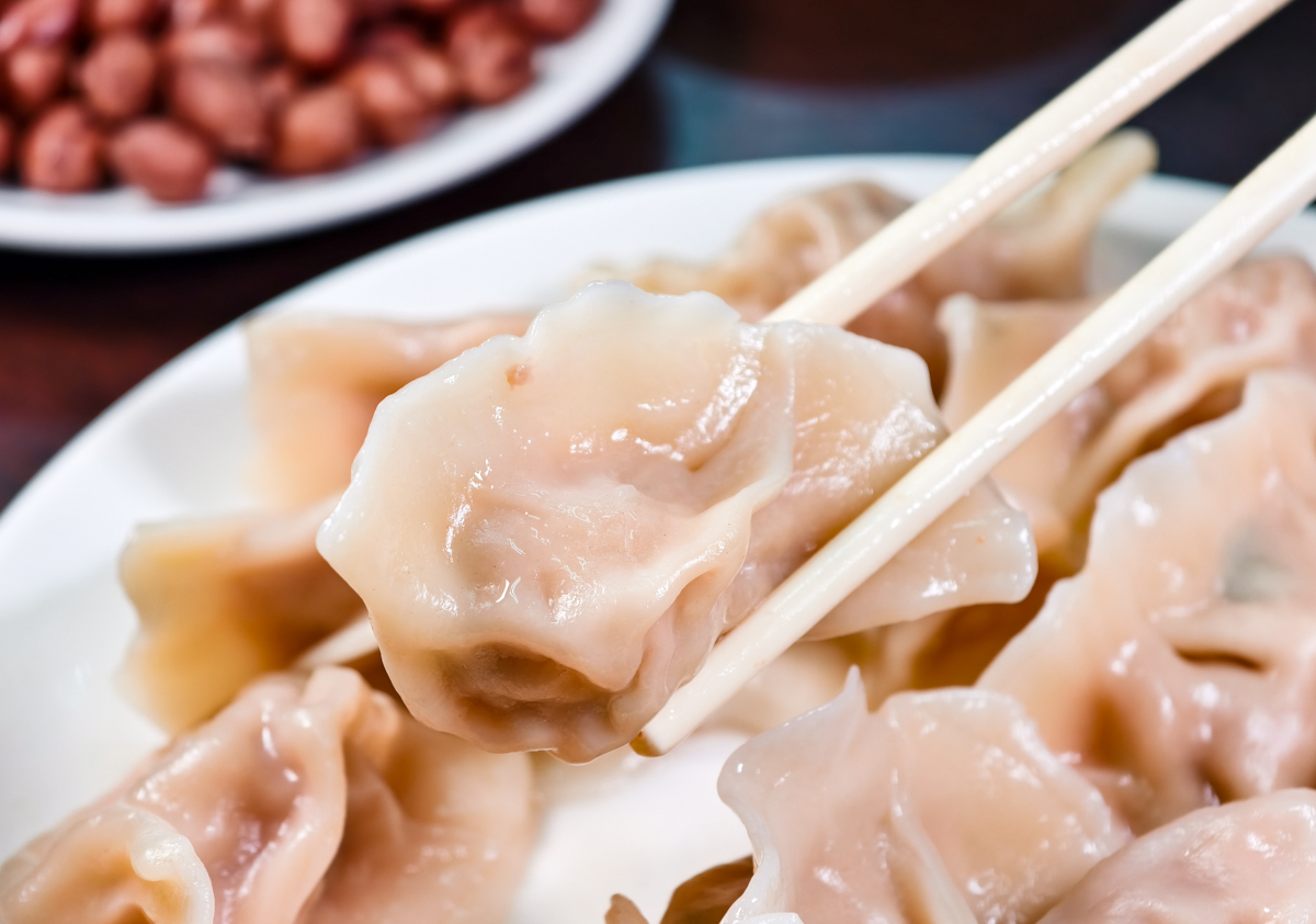 [高雄美食]董家眷村口味食堂- 左營隱藏版!爆汁韭黃鍋貼超欠吃 x 大顆飽滿眷村手工水餃! @美食好芃友（芃芃）