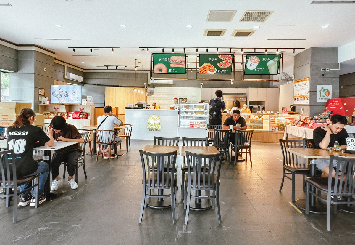 [高雄]喜歡你咖啡鳳山店-隱藏版暖心咖啡店!遇見用純粹笑容與專注調製的暖心咖啡餐食 @美食好芃友（芃芃）