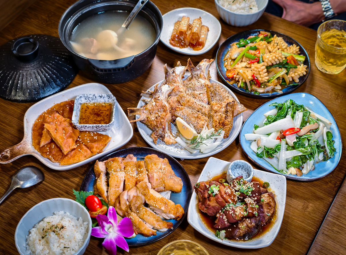 [高雄]禾屋餐館-隱身左營眷村老宅!超佛心$480六菜一湯無菜單家常菜~料好實在手工私房料理! @美食好芃友（芃芃）