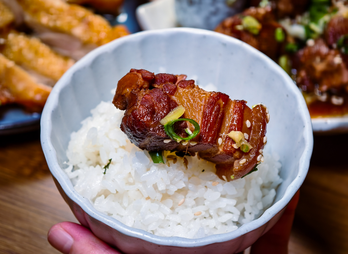 [高雄]禾屋餐館-隱身左營眷村老宅!超佛心$480六菜一湯無菜單家常菜~料好實在手工私房料理! @美食好芃友（芃芃）