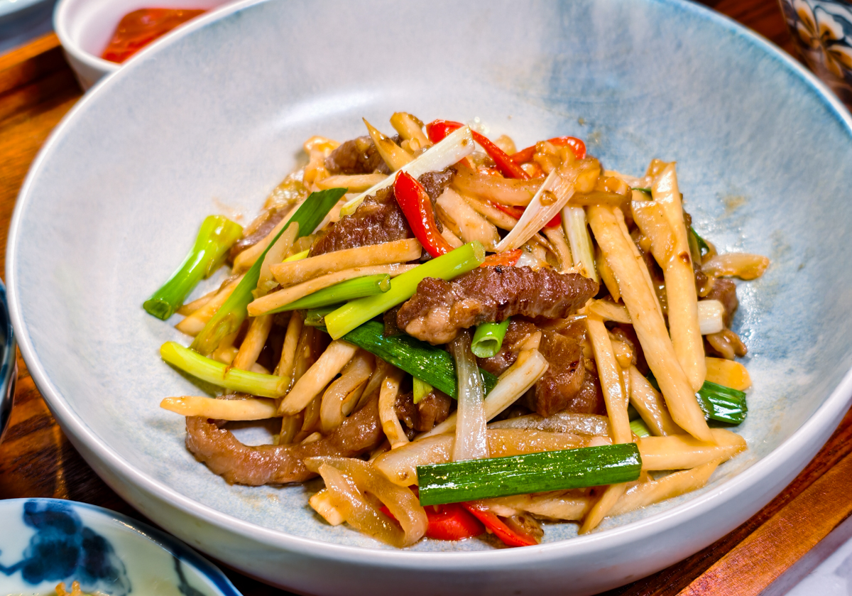 [高雄]麟粥宮-高雄文山特區全新中式定食!298元起大份量主食、豐富小菜和湯品! @美食好芃友（芃芃）