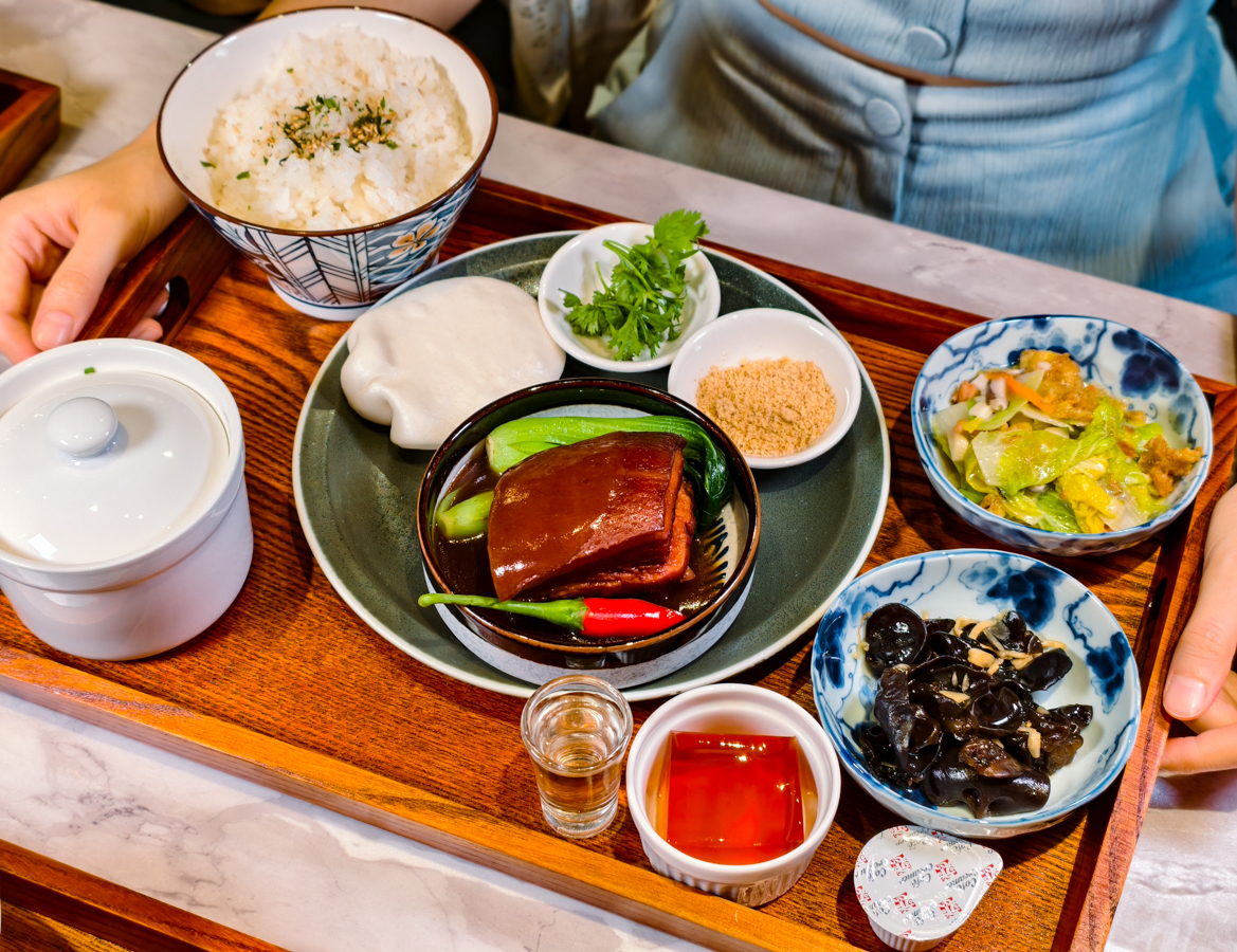 [高雄]麟粥宮-高雄文山特區全新中式定食!298元起大份量主食、豐富小菜和湯品! @美食好芃友（芃芃）
