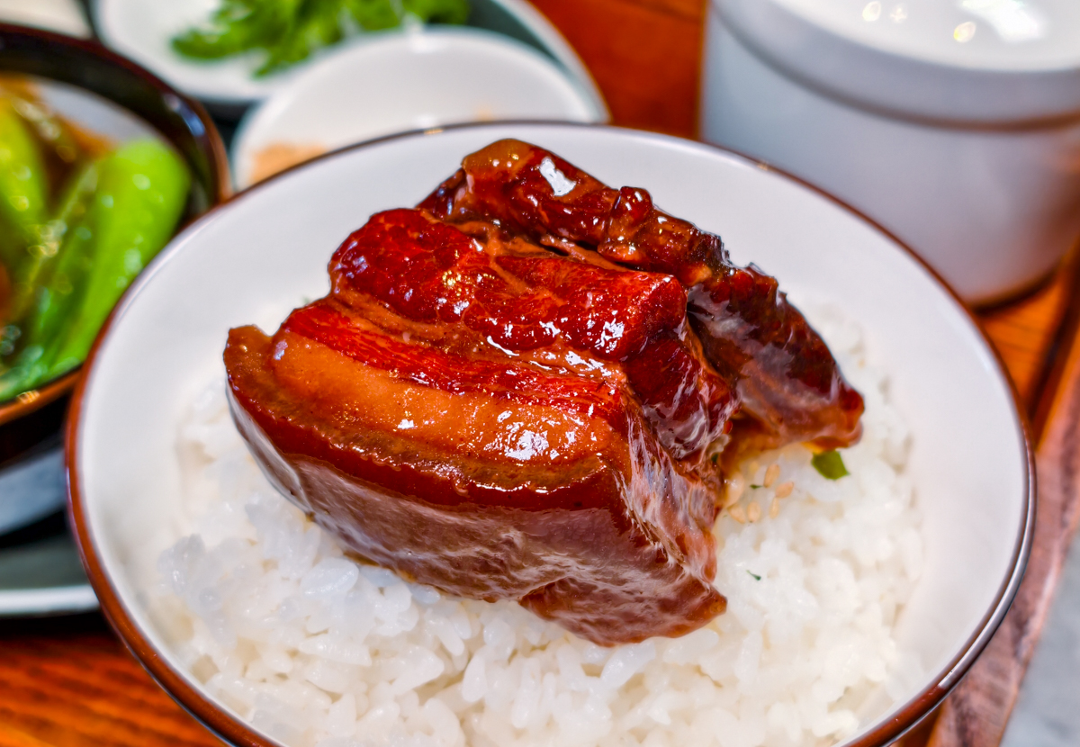 [高雄]麟粥宮-高雄文山特區全新中式定食!298元起大份量主食、豐富小菜和湯品! @美食好芃友（芃芃）