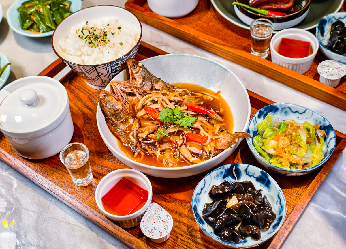 [高雄]麟粥宮-高雄文山特區全新中式定食!298元起大份量主食、豐富小菜和湯品! @美食好芃友（芃芃）