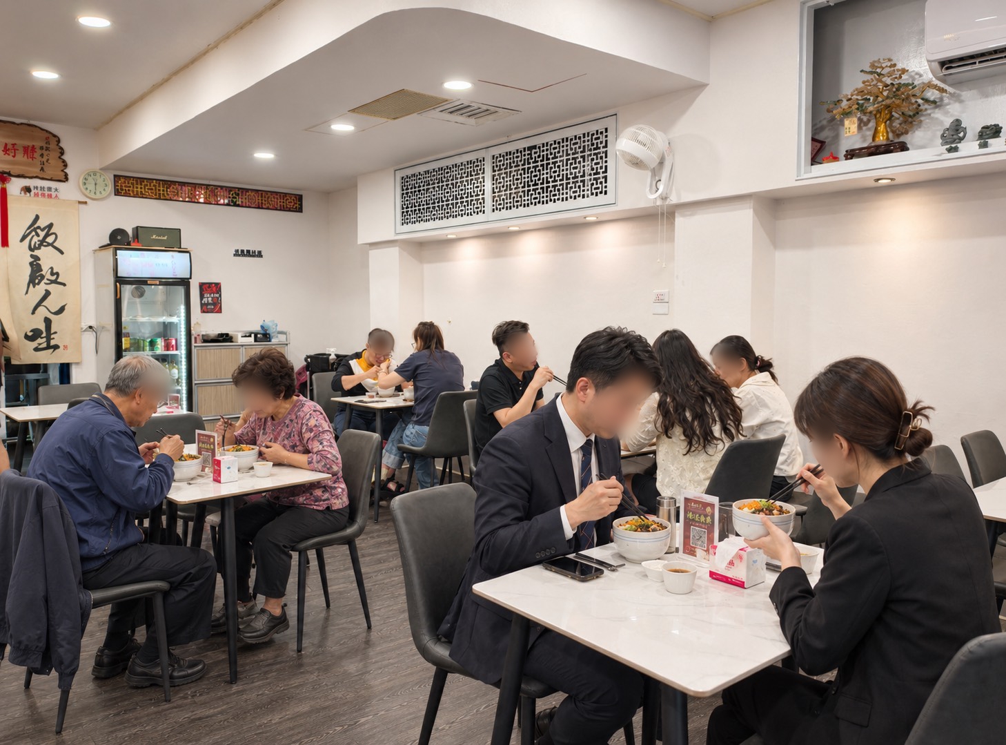 [高雄]飯啟人生-六合夜市附近人氣高雄港式盅飯、老火煲湯!五星級主廚平價美食 @美食好芃友（芃芃）