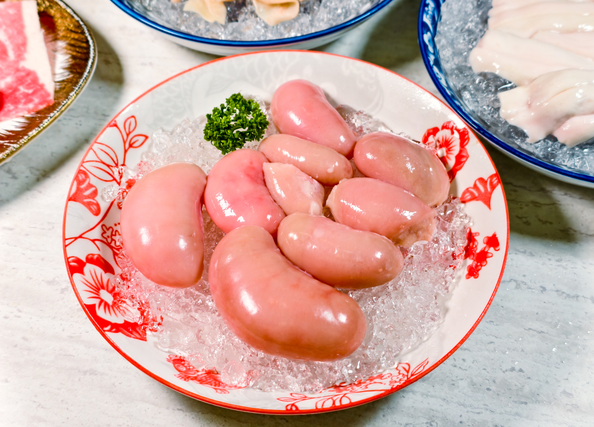 [高雄]春囍打邊爐-港式大排檔熱炒搬進火鍋店?必點滿滿料得獎湯底「黃金鮑胡椒雞煲鍋」 @美食好芃友（芃芃）