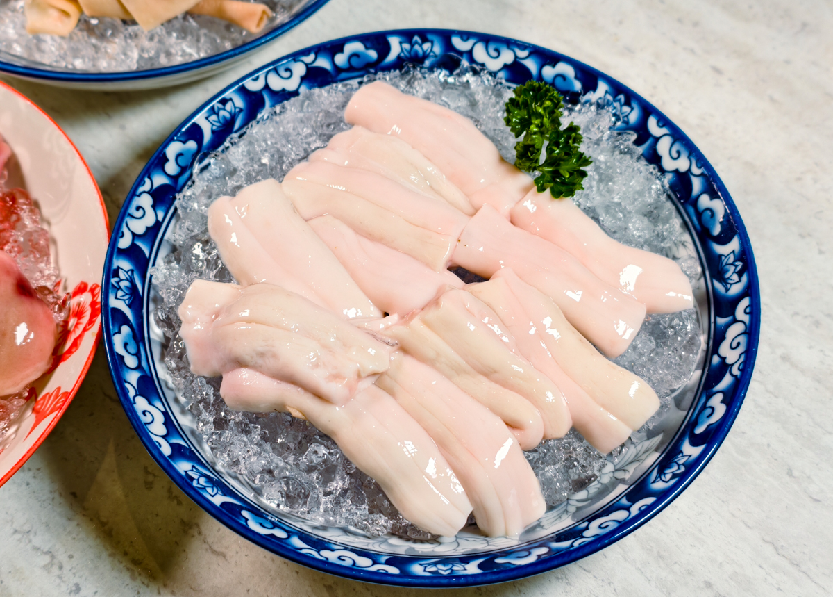 [高雄]春囍打邊爐-港式大排檔熱炒搬進火鍋店?必點滿滿料得獎湯底「黃金鮑胡椒雞煲鍋」 @美食好芃友（芃芃）
