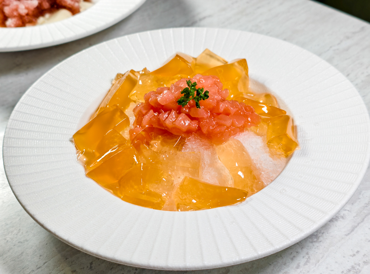 [高雄]春囍打邊爐-港式大排檔熱炒搬進火鍋店?必點滿滿料得獎湯底「黃金鮑胡椒雞煲鍋」 @美食好芃友（芃芃）