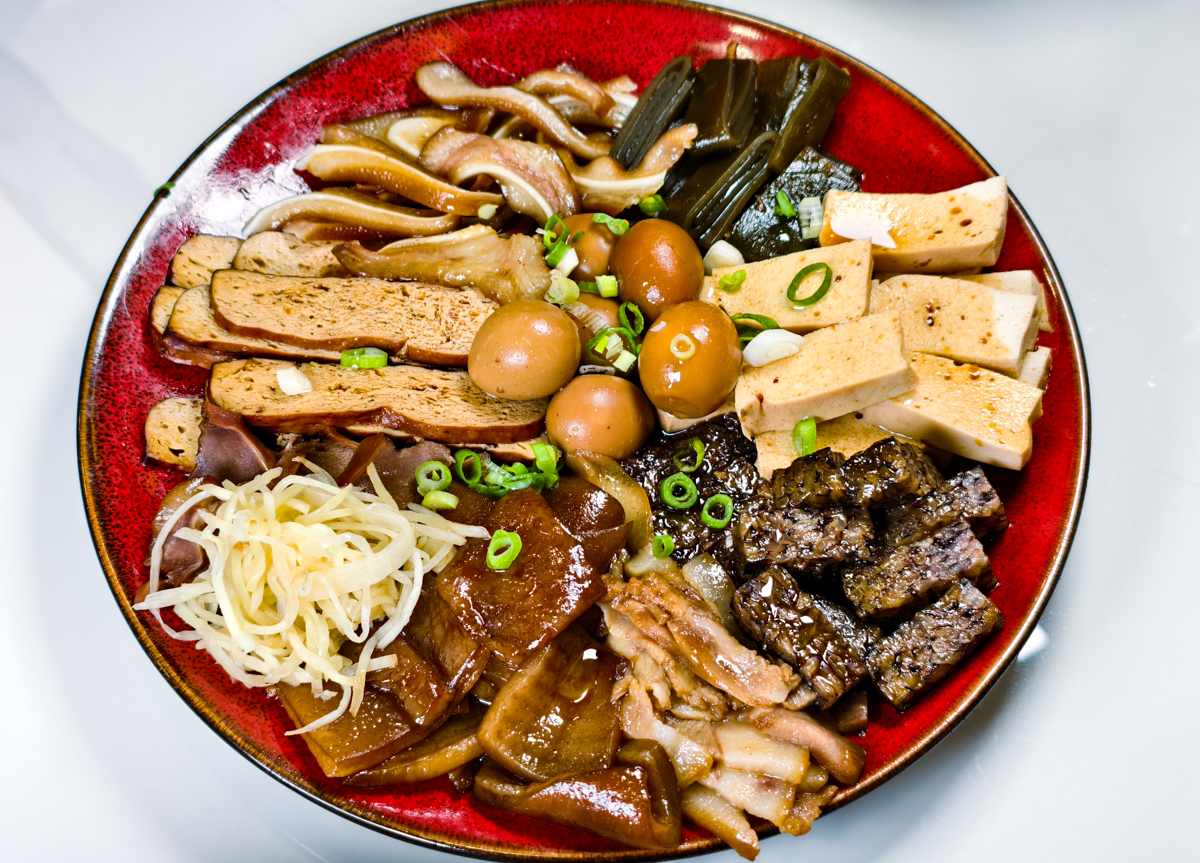 [高雄]飯啟人生-六合夜市附近人氣高雄港式盅飯、老火煲湯!五星級主廚平價美食 @美食好芃友（芃芃）