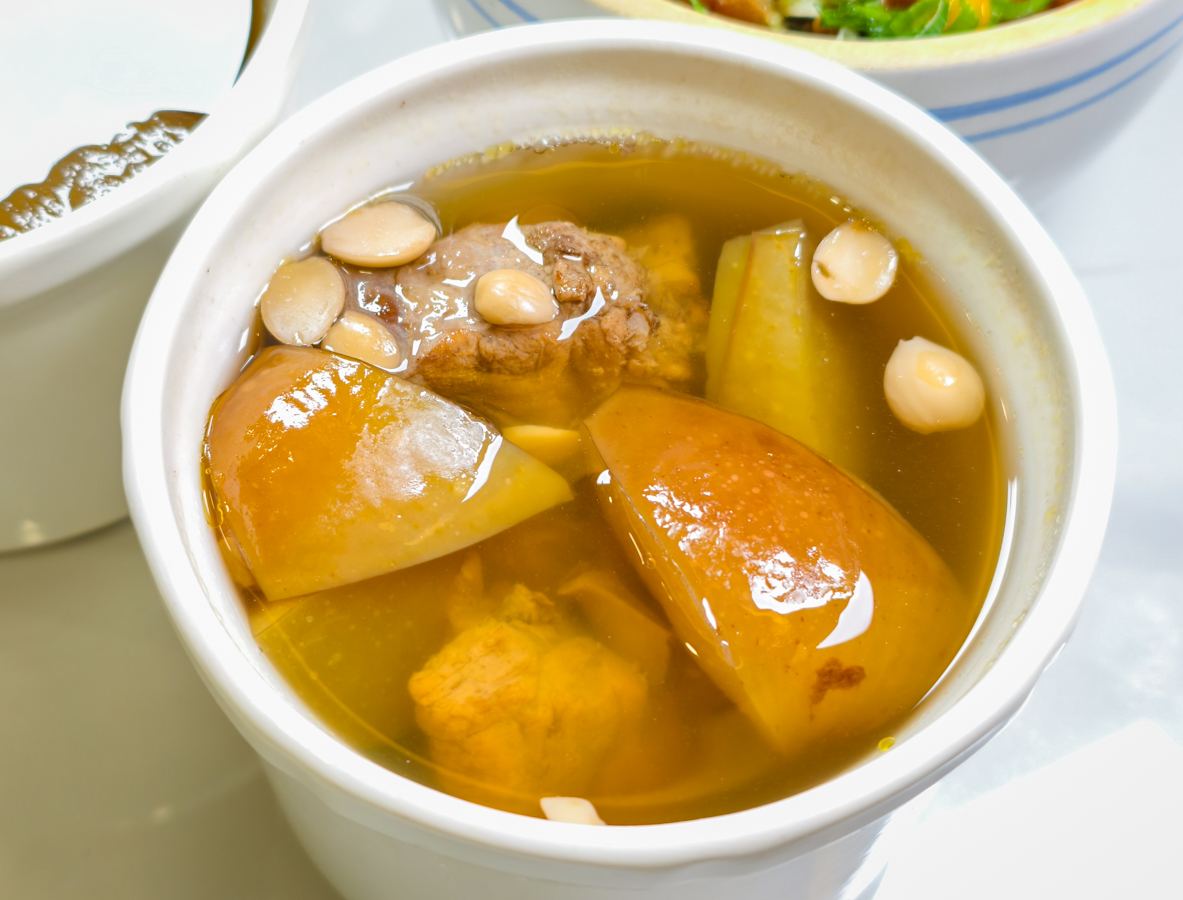 [高雄]飯啟人生-六合夜市附近人氣高雄港式盅飯、老火煲湯!五星級主廚平價美食 @美食好芃友（芃芃）