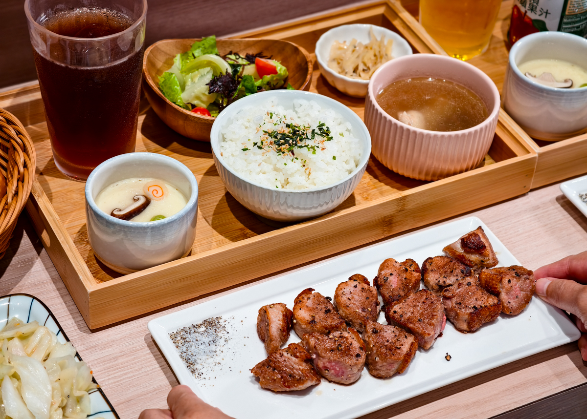 [高雄]小里昂鐵板料理鳳山店-高雄文山特區高CP值平價鐵板燒!激推爆汁宜蘭櫻桃鴨胸~免服務費超划算 @美食好芃友（芃芃）