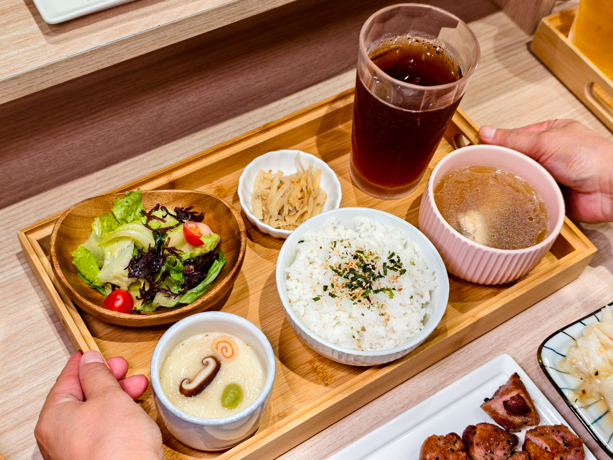 [高雄]小里昂鐵板料理鳳山店-高雄文山特區高CP值平價鐵板燒!激推爆汁宜蘭櫻桃鴨胸~免服務費超划算 @美食好芃友（芃芃）