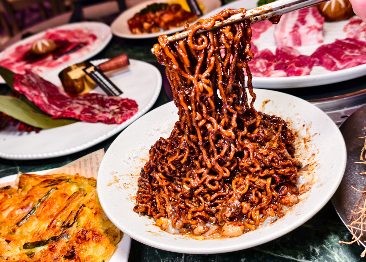 [高雄]Meat Cute-高流美食新地標!夢幻港灣海景燒肉餐廳!春囍 &times; 國秀小料理 &times; Bar TCRC 超強聯手 @美食好芃友（芃芃）