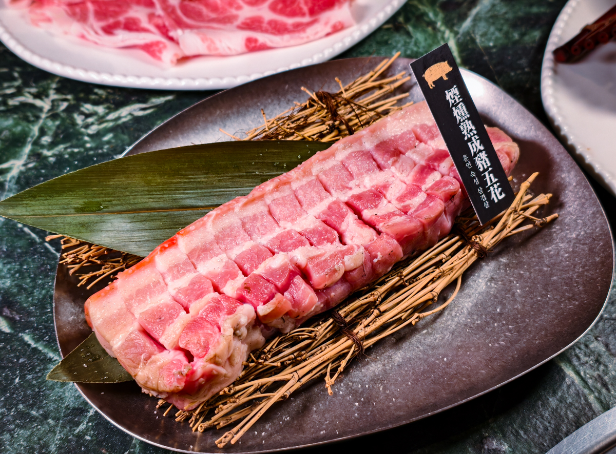 [高雄]Meat Cute-高流美食新地標!夢幻港灣海景燒肉餐廳!春囍 &times; 國秀小料理 &times; Bar TCRC 超強聯手 @美食好芃友（芃芃）