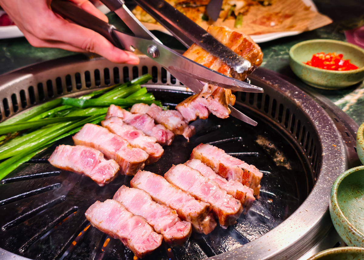 [高雄]Meat Cute-高流美食新地標!夢幻港灣海景燒肉餐廳!春囍 &times; 國秀小料理 &times; Bar TCRC 超強聯手 @美食好芃友（芃芃）