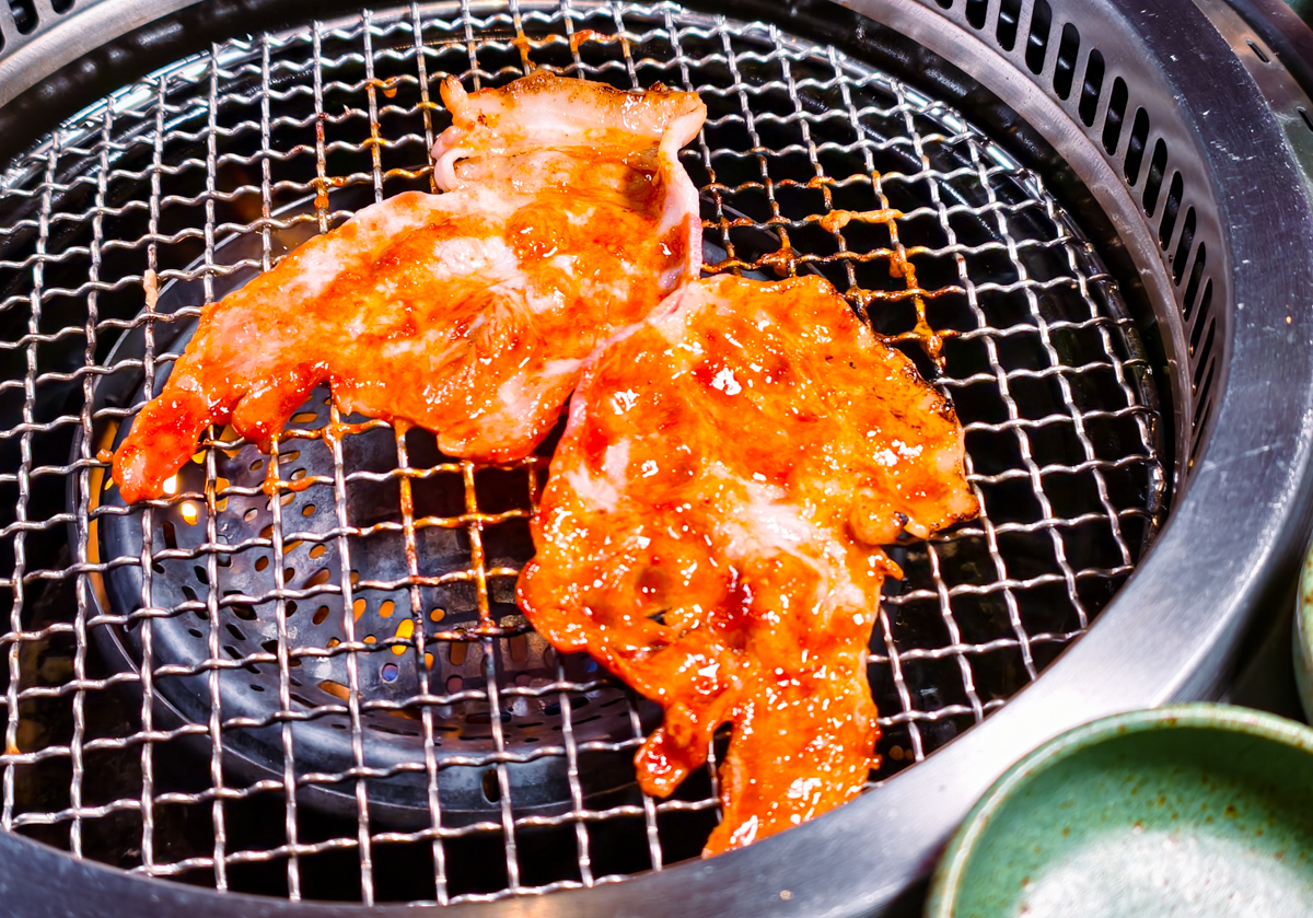 [高雄]Meat Cute-高流美食新地標!夢幻港灣海景燒肉餐廳!春囍 &times; 國秀小料理 &times; Bar TCRC 超強聯手 @美食好芃友（芃芃）