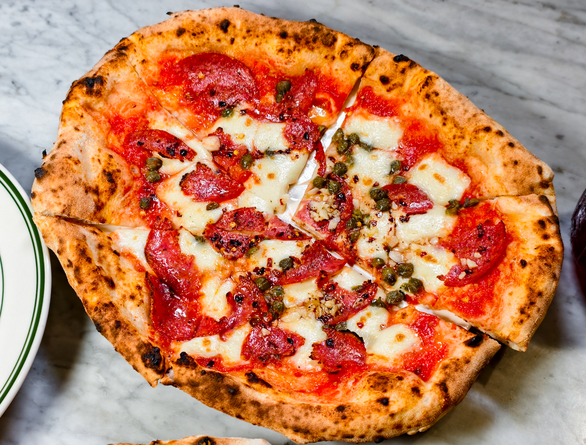 [高雄]Piazza Pizza 皮耶薩披薩小館-高雄文化中心周邊人氣拿坡里窯烤pizza @美食好芃友（芃芃）