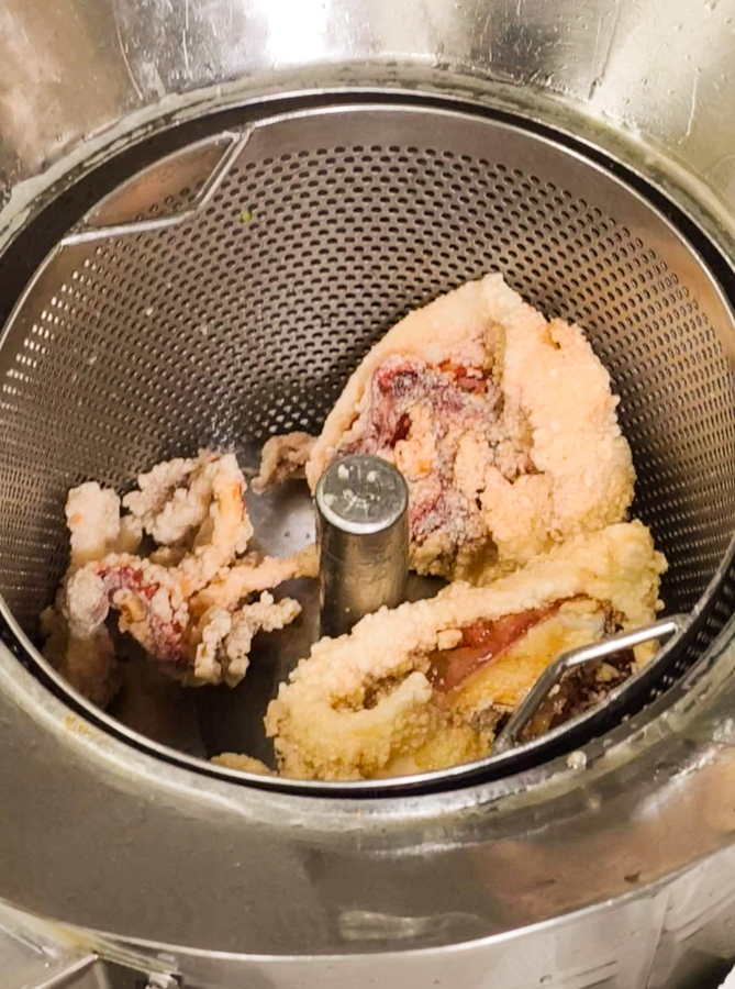[高雄]幸福平安鹹酥雞-傍晚排隊到宵夜!料好實在高雄鹹酥雞~必點厲害炸魷魚! @美食好芃友（芃芃）