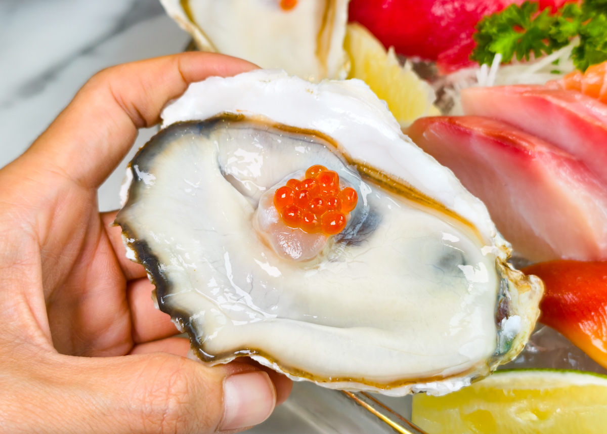 [高雄]天狩壽司和平店-34貫超浮誇洗衣板壽司拼盤!平價好吃高雄日料~必點炙燒鮭魚握買五送一 @美食好芃友（芃芃）
