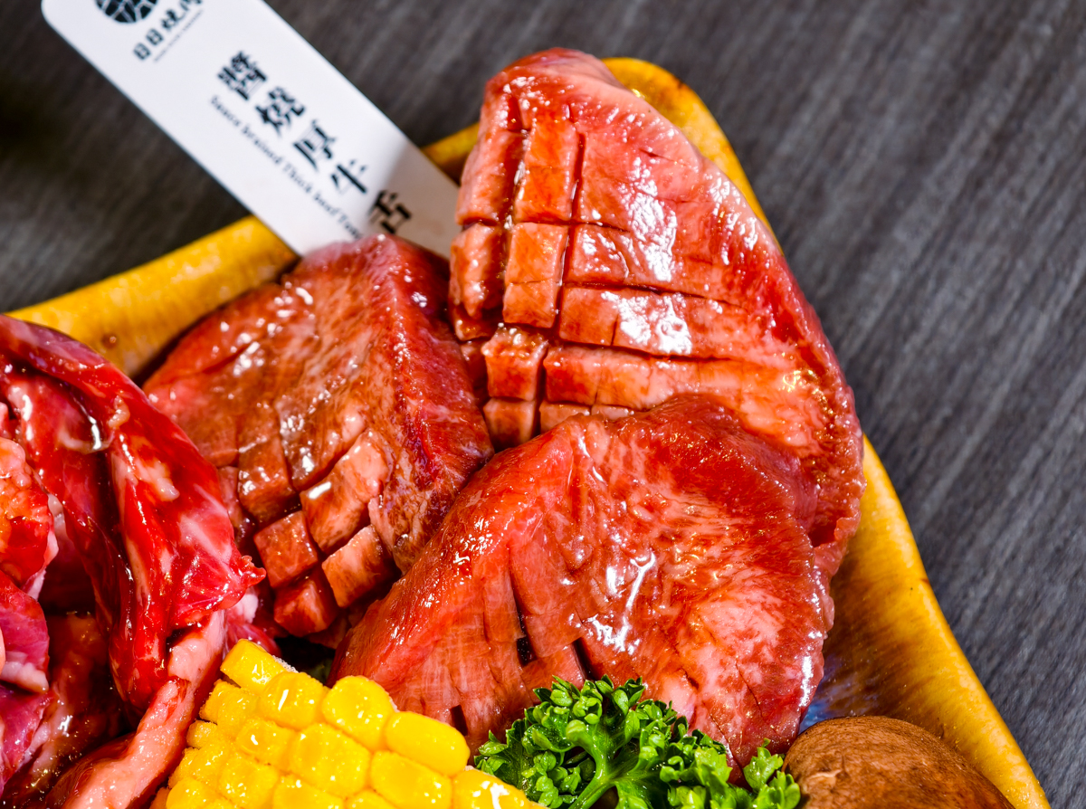 [高雄美食]日日炭火燒肉-新開質感高雄燒肉!超強蒜蝦飯x澳洲和牛!最新菜單、價位、高CP值套餐怎麼點 @美食好芃友（芃芃）