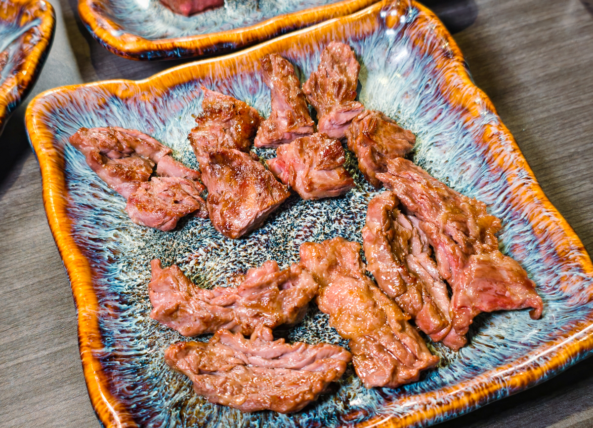[高雄美食]日日炭火燒肉-新開質感高雄燒肉!超強蒜蝦飯x澳洲和牛!最新菜單、價位、高CP值套餐怎麼點 @美食好芃友（芃芃）