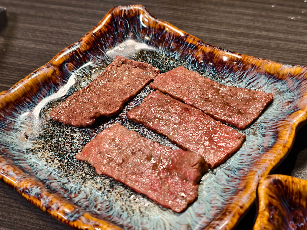 [高雄美食]日日炭火燒肉-新開質感高雄燒肉!超強蒜蝦飯x澳洲和牛!最新菜單、價位、高CP值套餐怎麼點 @美食好芃友（芃芃）